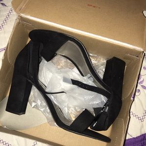 🖤Black block high heels 🖤